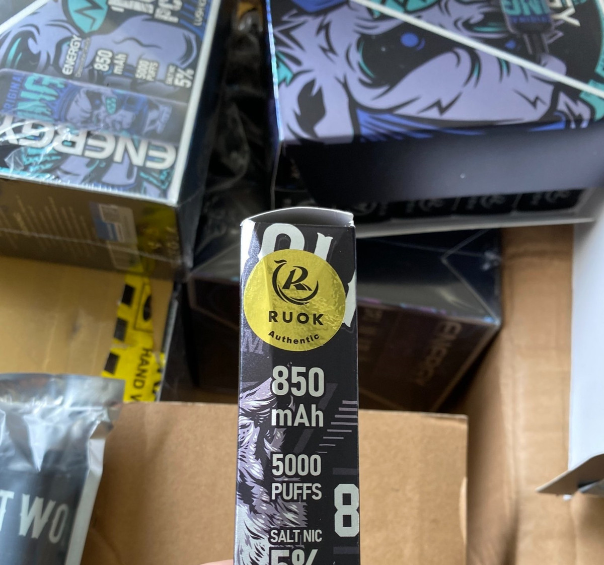 Da Nang: Phat hien so luong lon thuoc la dien tu nhap lau