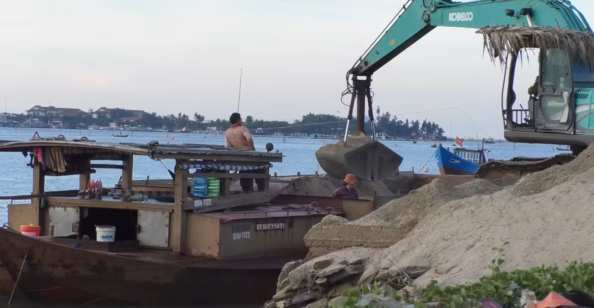 Quang Nam: Ben thuy noi dia het phep van ngang nhien hoat dong-Hinh-3