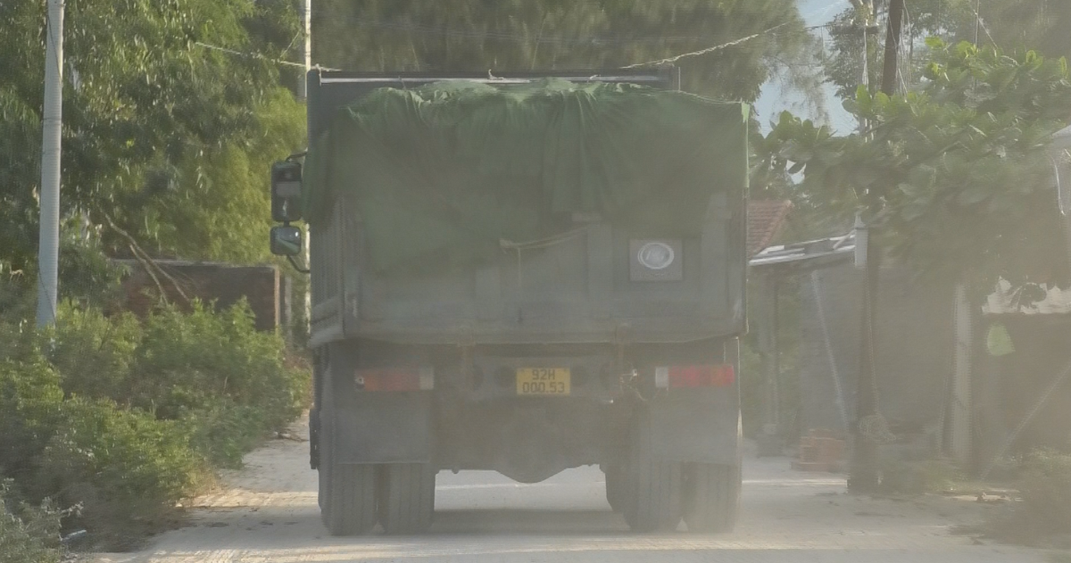 Quang Nam: Ben thuy noi dia het phep van ngang nhien hoat dong-Hinh-4