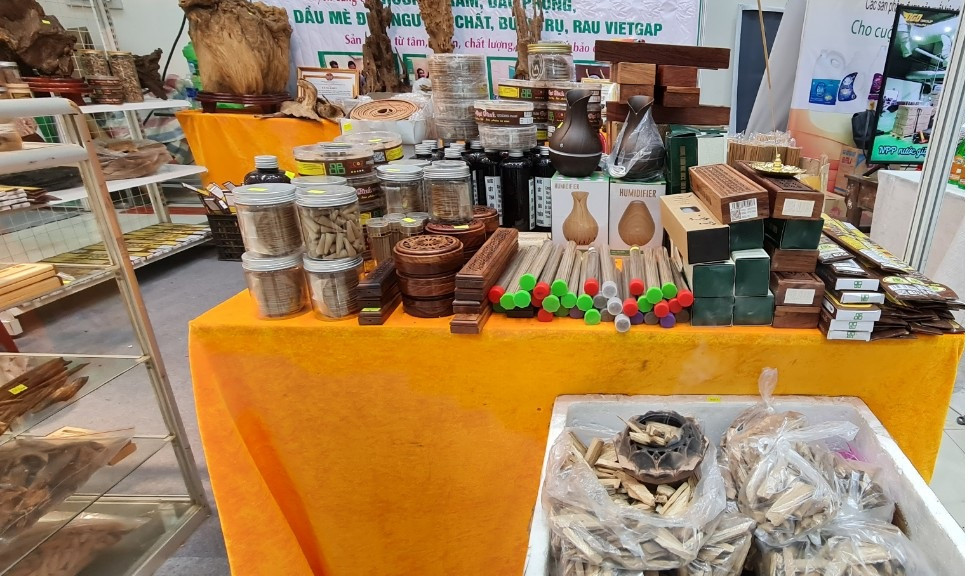 Sản phẩm đa dạng tại Hội chợ EWEC - Đà Nẵng 2022 thu hút hàng ngàn lượt khách tham quan, mua sắm