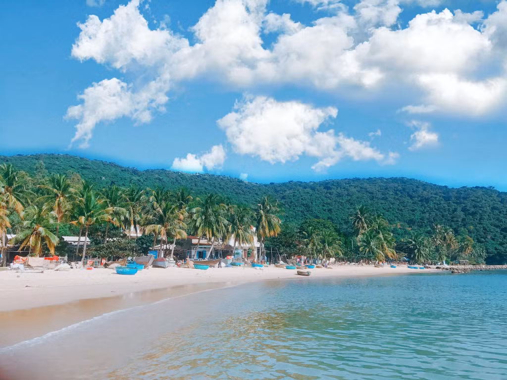 Kham pha diem den dep hon ca Vinh Ha Long