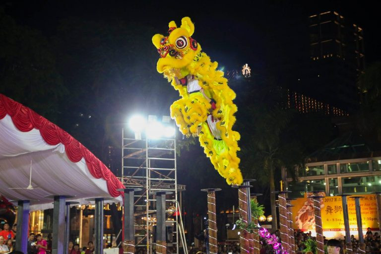 Đây cũng là tiết mục đặc sắc nhất và được nhiều người đón xem nhất trong một buổi biểu diễn Lân Sư Rồng.