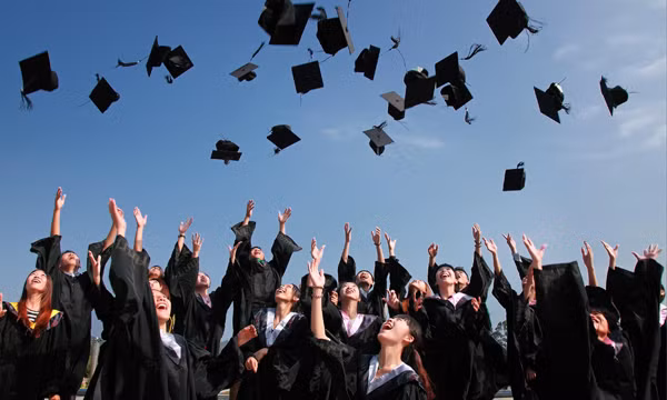 Binh Dinh: Sinh vien tot nghiep loai xuat sac duoc ho tro 150 trieu dong