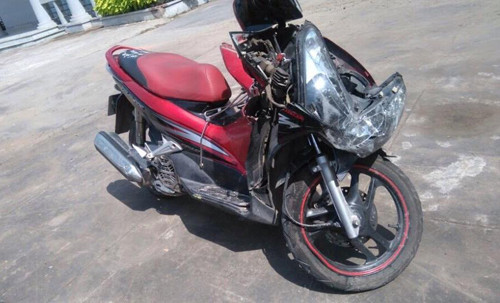 Chu quan ca phe cuop tien cua nguoi... ban banh mi