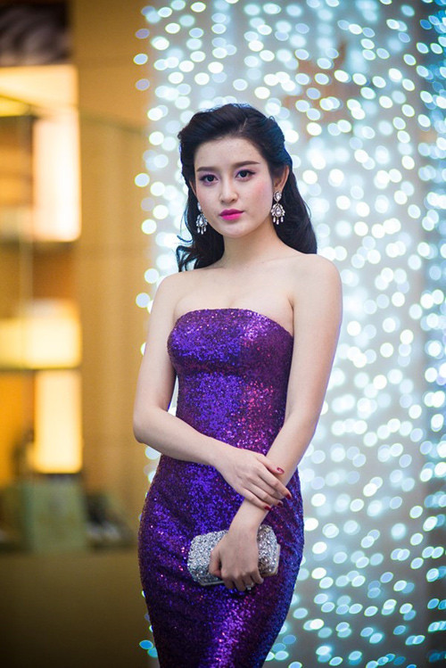 Đến nay, tuy bận rộn với công việc nhưng Huyền My vẫn duy trì thói quen đi bơi 2 buổi mỗi tuần. Theo Huyền My, bơi là môn thể thao rất phù hợp với phái nữ, giúp các cô gái có thể tiêu thụ lượng calo dư thừa, mang lại vóc dáng săn chắc và còn giúp tinh thần sảng khoái, thư thái.