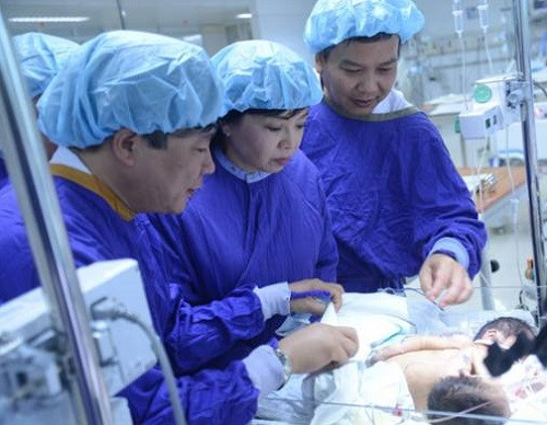 Me cap song sinh dinh lien o Ha Giang cam on Bo Y te-Hinh-2