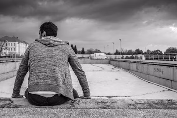 Dấu hiệu nhận biết chàng đang cảm thấy cô đơn Dau hieu nhan biet chang dang cam thay co don