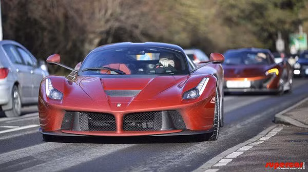 [VX-6]Ngam gara nguoi so huu 3 sieu xe hot nhat the gioi-Hinh-2