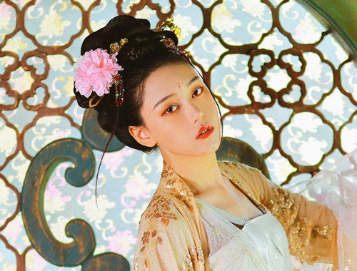 Nhan sung ai ngap troi, my nhan nao khien hau cung nha Tong dao dien?