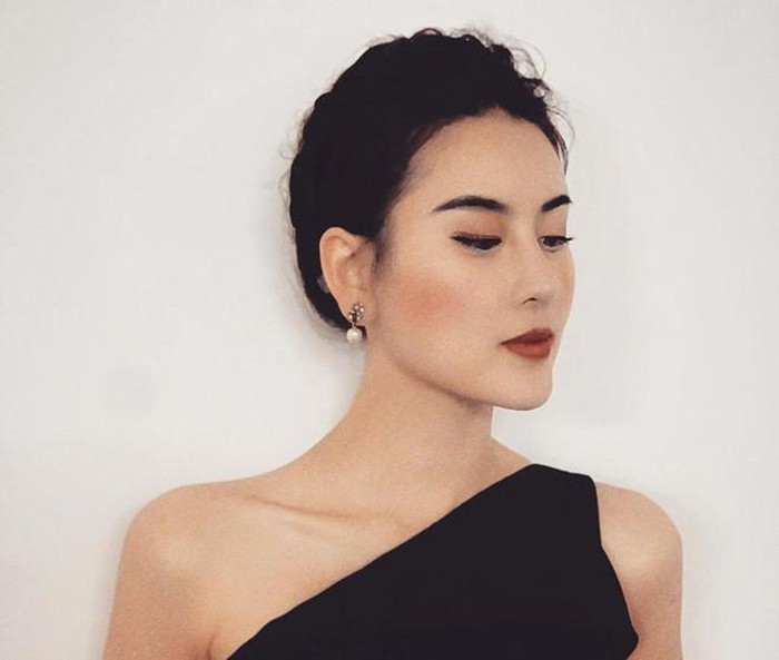 Hà Lade (Bùi Thanh Hà, sinh năm 1994) bắt đầu nổi tiếng khi tham gia cuộc thi Hot VTeen. Sau đó, 9X thử sức ở The Face 2017 nhưng bị loại từ vòng đầu. Ở cuộc thi Nữ hoàng trang sức, hot girl Hà thành đạt danh hiệu Á khôi. Kể từ đó tới nay, dân mạng thường xuyên được thấy sự thay đổi nhan sắc của hot girl Hà thành.