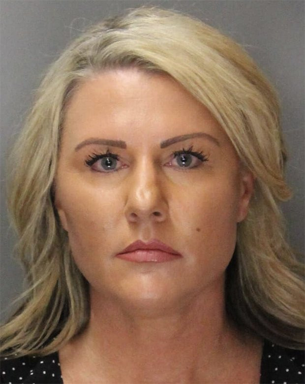 Pho canh sat truong My 44 tuoi bi bat vi quan he voi nam sinh 16 tuoi-Hinh-2