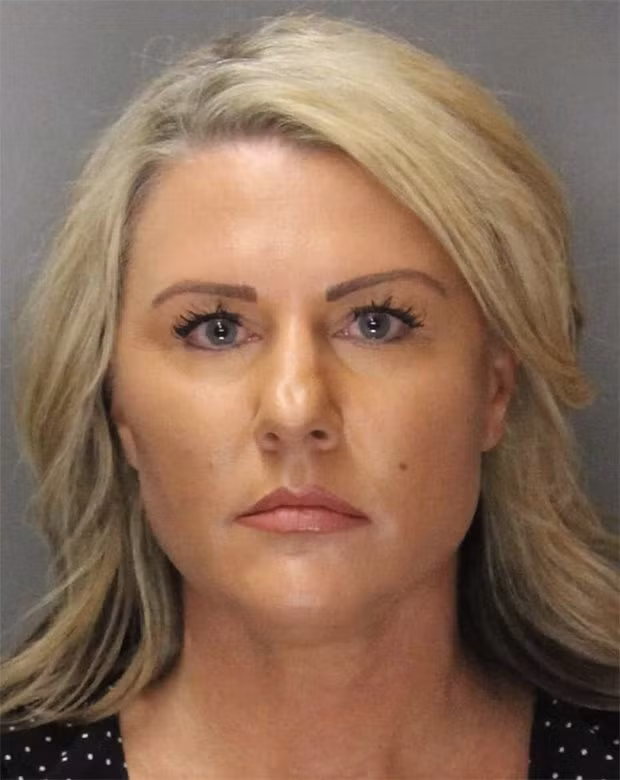 Pho canh sat truong My 44 tuoi bi bat vi quan he voi nam sinh 16 tuoi-Hinh-2