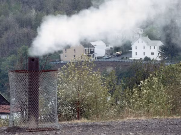 Điều này đã vô tình biến vùng đất nơi đây trở thành vùng đất chết khi nguy hiểm rình rập khắp nơi: khí gas rò rỉ, những con đường đổ nát, ngọn lửa cháy trong lòng đất...