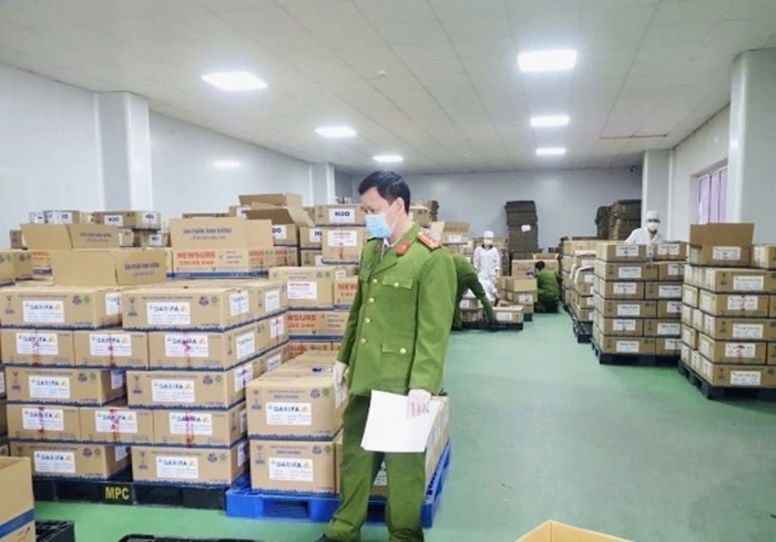 Hai công ty sản xuất 573 nhãn hiệu sữa giả tăng vốn khủng Hai cong ty san xuat 573 nhan hieu sua gia tang von khung