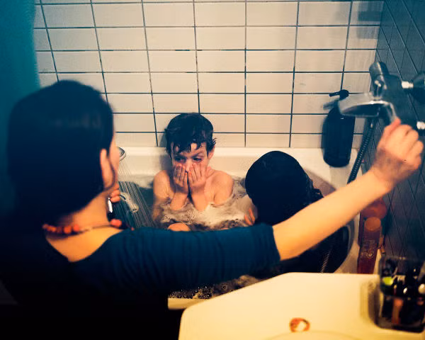 Cô con gái 7 tuổi của Katrín, Erlingur, là con của cô với người chồng cũ. Họ từng chung sống với nhau 7 năm nhưng không làm thủ tục đăng ký kết hôn.