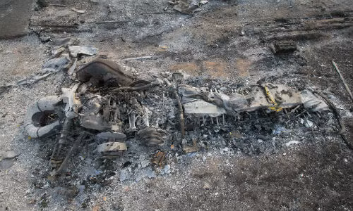 Chiếc xe trượt tuyết cũng cháy thành tro ngày 6/5/2016.