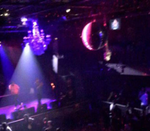 Được biết, vụ xả súng xảy ra trước khi ca sĩ T.I dự kiến có buổi biểu diễn tại đây. Tờ New York Post đưa tin, hơn 1.000 người có mặt để xem buổi hòa nhạc vào thời điểm vụ nổ súng xảy ra. Ảnh RT.