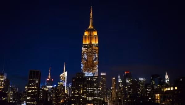 Tòa nhà Empire State Building cao 102 tầng ở thành phố New York, Mỹ. Tòa nhà do kiến trúc sư William F.Lamb thiết kế và phải mất 1 năm 45 ngày để hoàn thành công trình này.