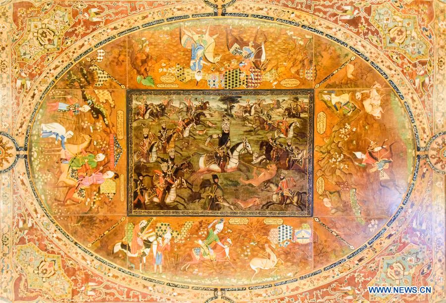 Một phần bức bích họa trên trần ở sảnh Ashoka, một trong những khu vực chính diễn ra các nghi lễ tại dinh Rashtrapati Bhavan.