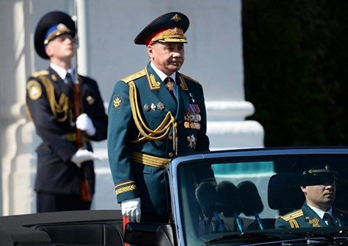 Bộ trưởng Quốc phòng Nga Sergei Shoigu trong buổi duyệt binh.
