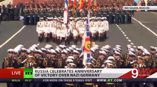 Năm nay, lần đầu tiên các quân nhân nữ là học viên Học viên Quân sự - Bộ Quốc phòng Nga và Học viện hậu cần tham gia diễu hành ở Quảng trường Đỏ.