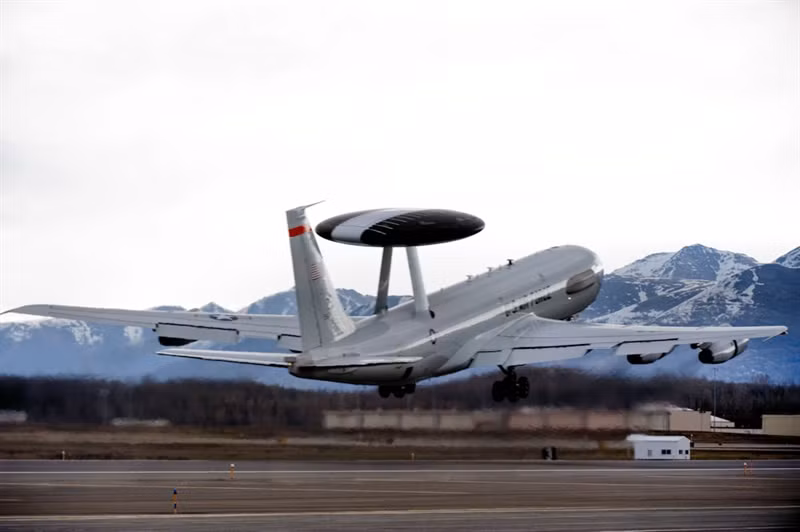 Bộ Quốc phòng Nga nhận định rằng, khả năng của A-100 vượt trội hơn đáng kể so với các lớp máy bay tương tự trong và ngoài nước, kể cả máy bay AWACS Boeing E3 Sentry của Mỹ. Và đây có thể là lý do khiến Mỹ quyết định nâng cấp toàn bộ số máy bay này hiện có lên chuẩn mới.