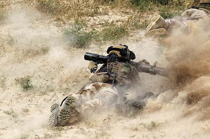 Cũng giống như RPG-7 của Nga, Carl Gustaf M4 cũng được phát triển từ huyền thoại Carl Gustaf vốn ra đời từ Thế chiến thứ hai.