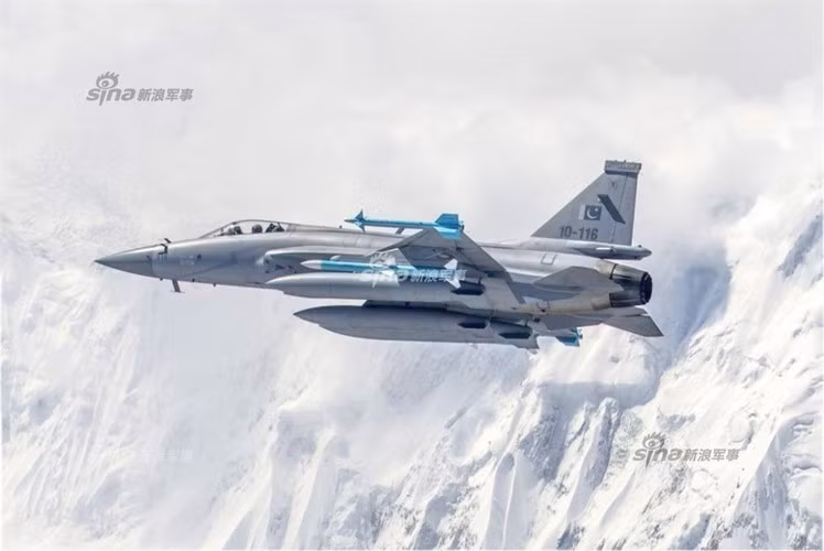 JF-17 vẫn đang dùng loại động cơ RD-93 vốn trang bị cho dòng MiG-29 ra đời cách đây 40 năm.
