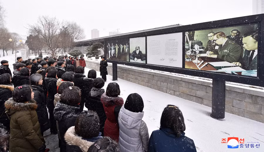 Mặc dù phía Mỹ cho rằng tại thời điểm bị bắt giữ, tàu USS Pubelo đang ở khu vực biển quốc tế, song Triều Tiên cho rằng tàu này xâm nhập vào vùng biển của mình. (Ảnh: KCNA)