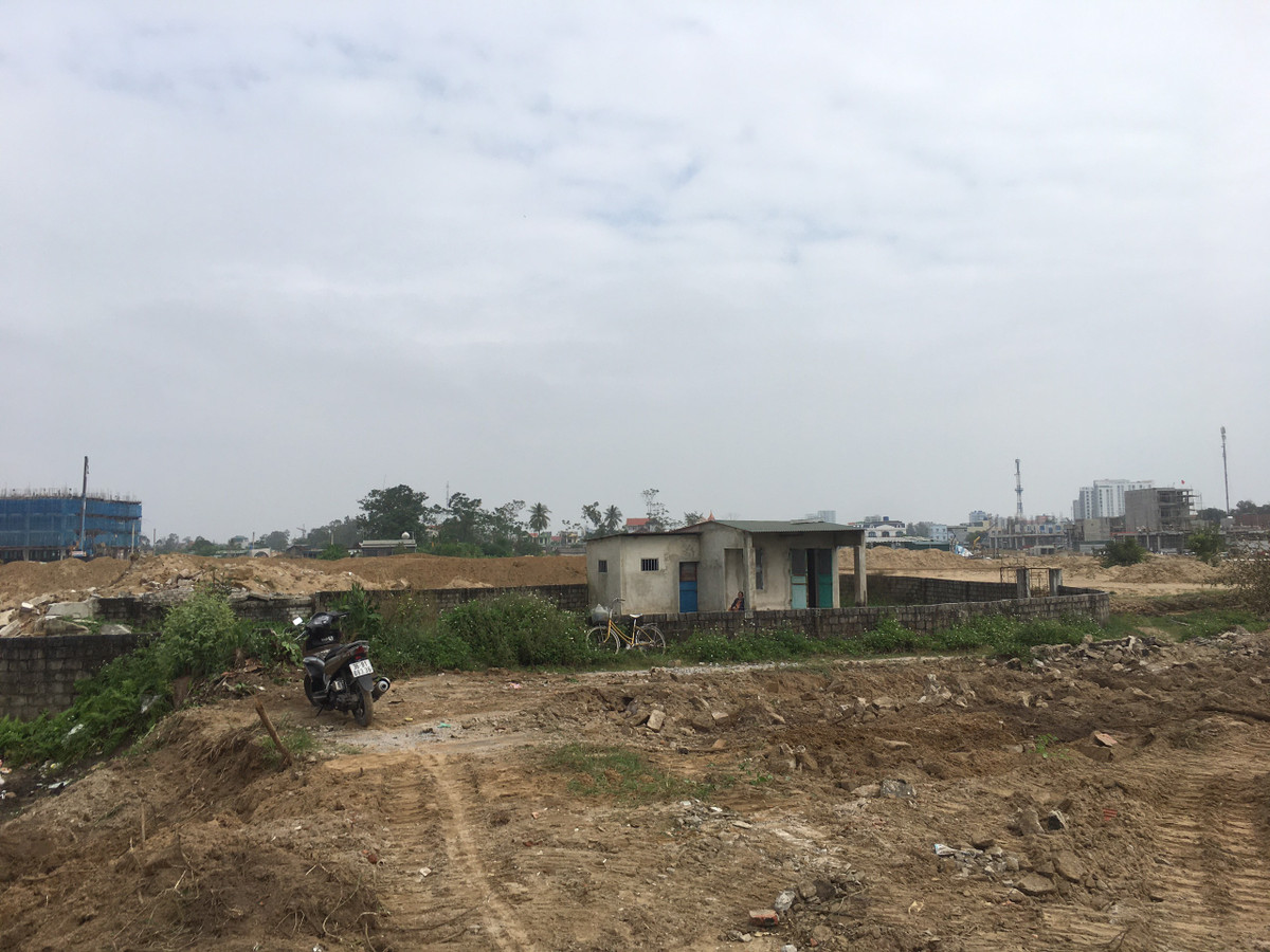 Dan buc xuc vi cho rang UBND TP Sam Son tra loi chua thoa dang