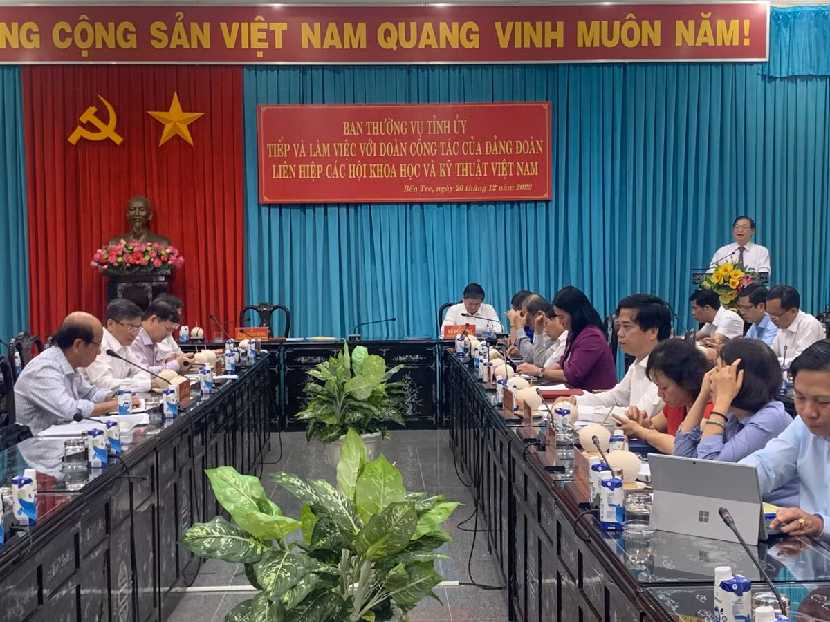 Phat huy vai tro doi ngu tri thuc KHCN tinh Ben Tre