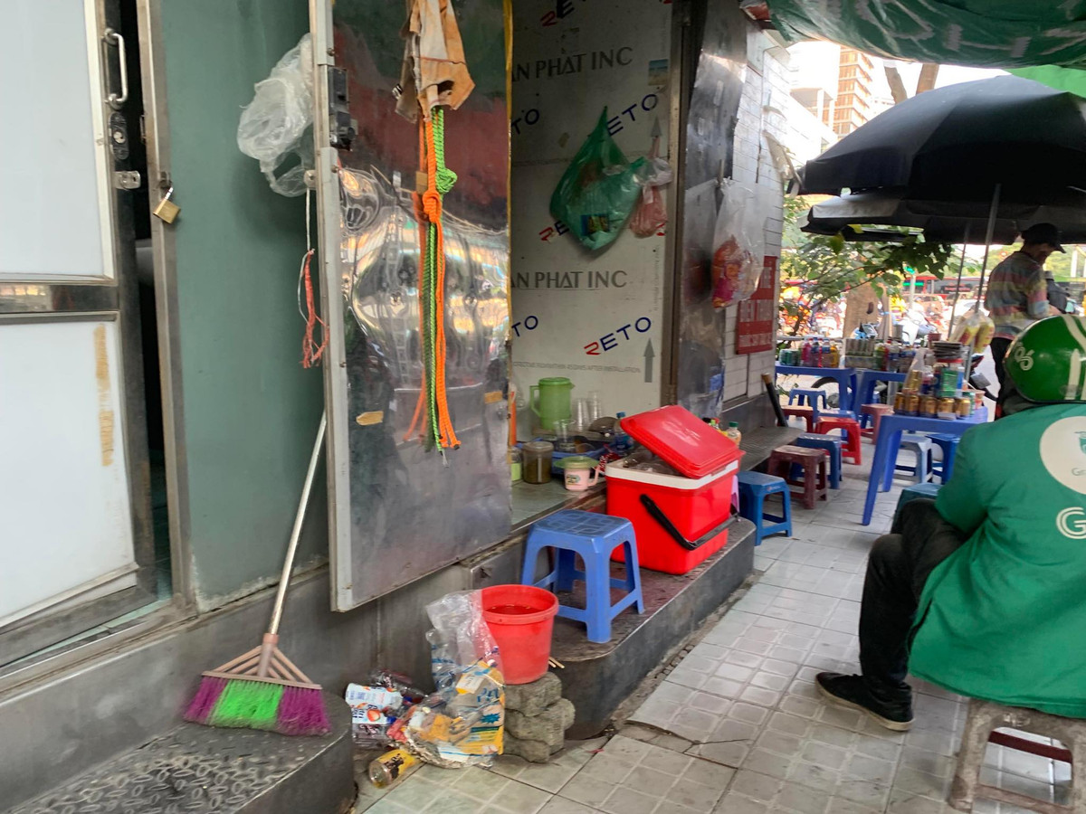 Hà Nội: Nhà vệ sinh công cộng nhếch nhác, gây ô nhiễm môi trường Ha Noi: Nha ve sinh cong cong nhech nhac, gay o nhiem moi truong