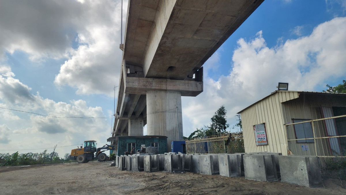 Hà Nam: Hành lang cầu Thái Hà bị xâm phạm Ha Nam: Hanh lang cau Thai Ha bi xam pham