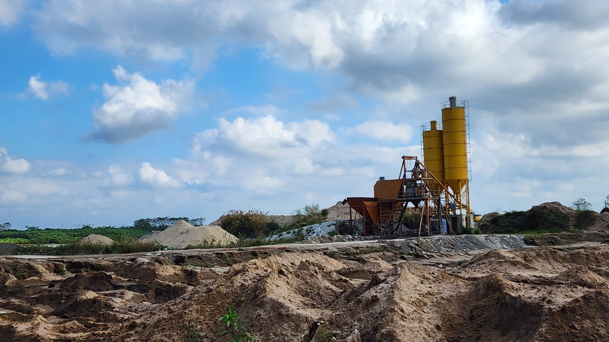 Hà Nam: Hành lang cầu Thái Hà bị xâm phạm - Hình 2 Ha Nam: Hanh lang cau Thai Ha bi xam pham-Hinh-2