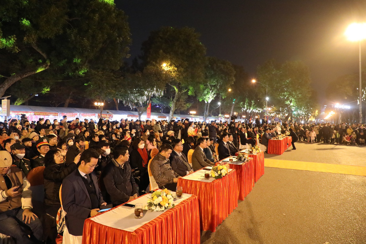 Buổi khai trương phố đi bộ thu hút đông đảo người dân tới tham quan và trải nghiệm.