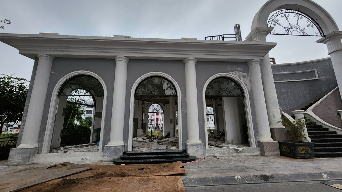 Thông tin mới nhất từ Ban quản lý tòa nhà chung cư Hateco Apollo cho biết, công trình trái phép trên chuẩn bị được phá dỡ. Chậm nhất là ngày 20/12/2022. Sau khi phá dỡ sẽ thực hiện hoàn trả lại mặt bằng. Tuy nhiên, hiện vẫn chưa rõ mặt bằng sau khi được giải tỏa sẽ được xây dựng hay dùng vào mục đích gì.