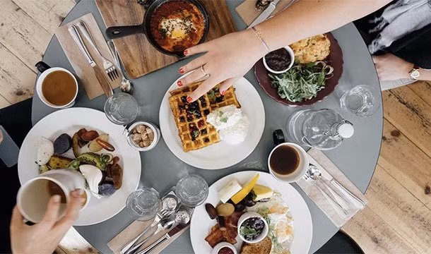 Người Mỹ thường không bao giờ để lại đồ ăn thừa trên đĩa.