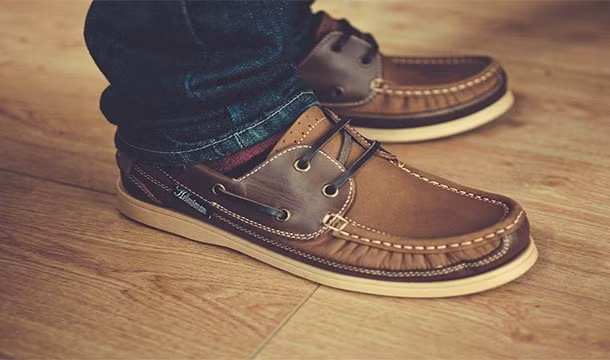 Khi tới nhà một ai đó, người Mỹ thường không cởi giày mà đi cả giày vào nhà.