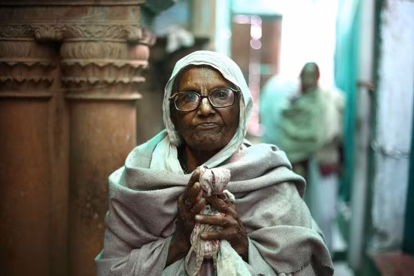 “Tôi không còn nhớ được bất cứ điều gì về quê hương của mình nữa. Tôi đang chờ sang thế giới bên kia để được giải thoát”, cụ Rada Dasi, 82 tuổi, chia sẻ.