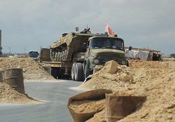 Quân đội Syria đã giành quyền kiểm soát nhiều cao điểm chiến lược và phá hủy các chốt chỉ huy của tổ chức khủng bố IS ở khu vực gần Palmyra.