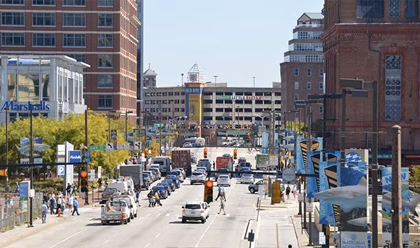 Hệ thống xe buýt và tàu rất tiện lợi cho những ai sinh sống ở Baltimore, Maryland.