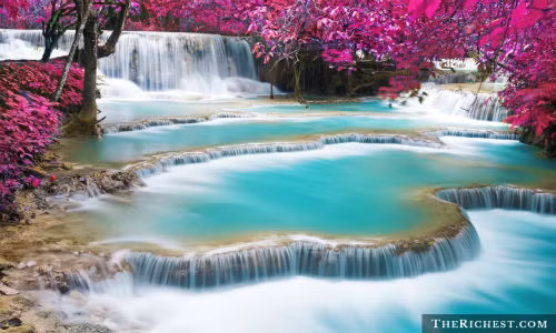 Lào cũng là lựa chọn lý tưởng cho du khách. Giá nhà nghỉ ở đây chưa đến 10 USD một đêm và bữa ăn bình dân chỉ khoảng 1 hoặc 2 USD.