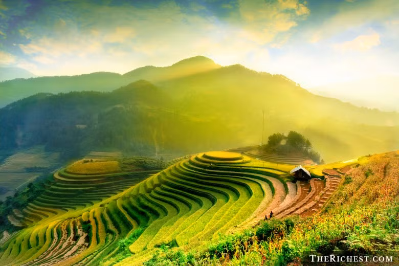 The Richest cũng xếp Việt Nam vào danh sách những quốc gia du lịch rẻ nhất trong năm 2016. Du khách có thể thuê phòng khách sạn với giá 10 USD.