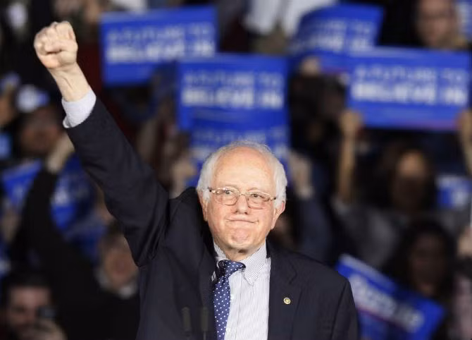Thượng nghị sĩ Bernie Sanders trong cuộc họp kín tại Des Moines hôm 1/2.