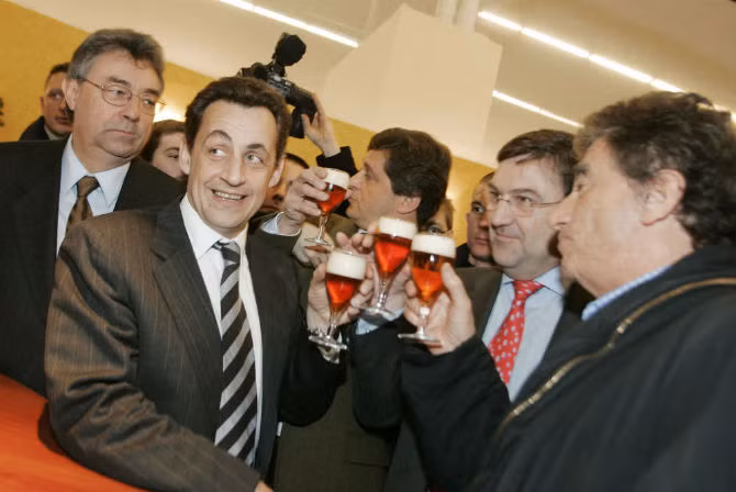 Chum anh chinh khach va...bia-Hinh-9