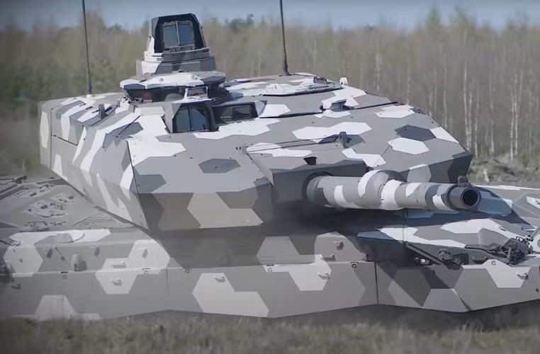 Cỡ nòng tăng cho phép pháo sử dụng lượng thuốc phóng nhiều hơn nhằm có được vận tốc ban đầu của đạn và khả năng xuyên giáp cao hơn.