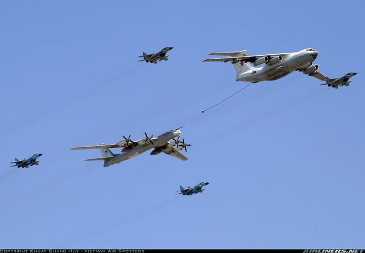 Nếu mọi việc diễn ra thuận lợi, chiếc máy bay ném bom chiến lược nâng cấp Tu-95MSM đầu tiên sẽ được bàn giao cho lực lượng hàng không vũ trụ Nga vào cuối năm nay.