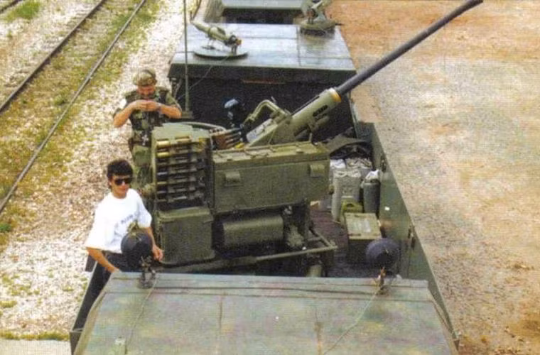 Trong ảnh là cả bệ pháo phòng không 57mm AZP S-60 trên tàu hỏa bọc thép Krajina Express. Nguồn ảnh: QQ