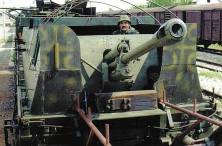 Cuộc xung đột tại Nam Tư (cũ) là một trong những cuộc chiến khốc liệt nhất của thế giới hiện đại trong những thập niên gần đây. Cuộc chiến này đã cướp đi sinh mạng của hàng trăm ngàn người và khiến hàng triệu người bị thương. Nguồn ảnh: QQ