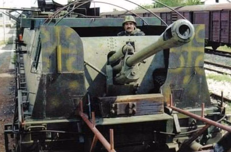 Cuộc xung đột tại Nam Tư (cũ) là một trong những cuộc chiến khốc liệt nhất của thế giới hiện đại trong những thập niên gần đây. Cuộc chiến này đã cướp đi sinh mạng của hàng trăm ngàn người và khiến hàng triệu người bị thương. Nguồn ảnh: QQ